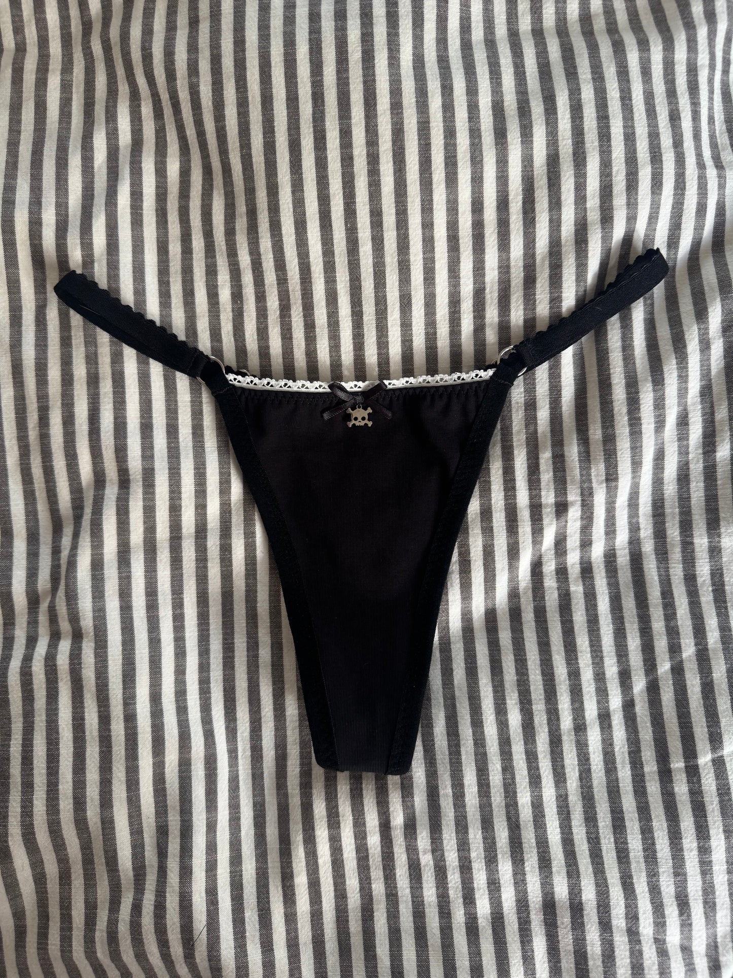 Gloom Thong