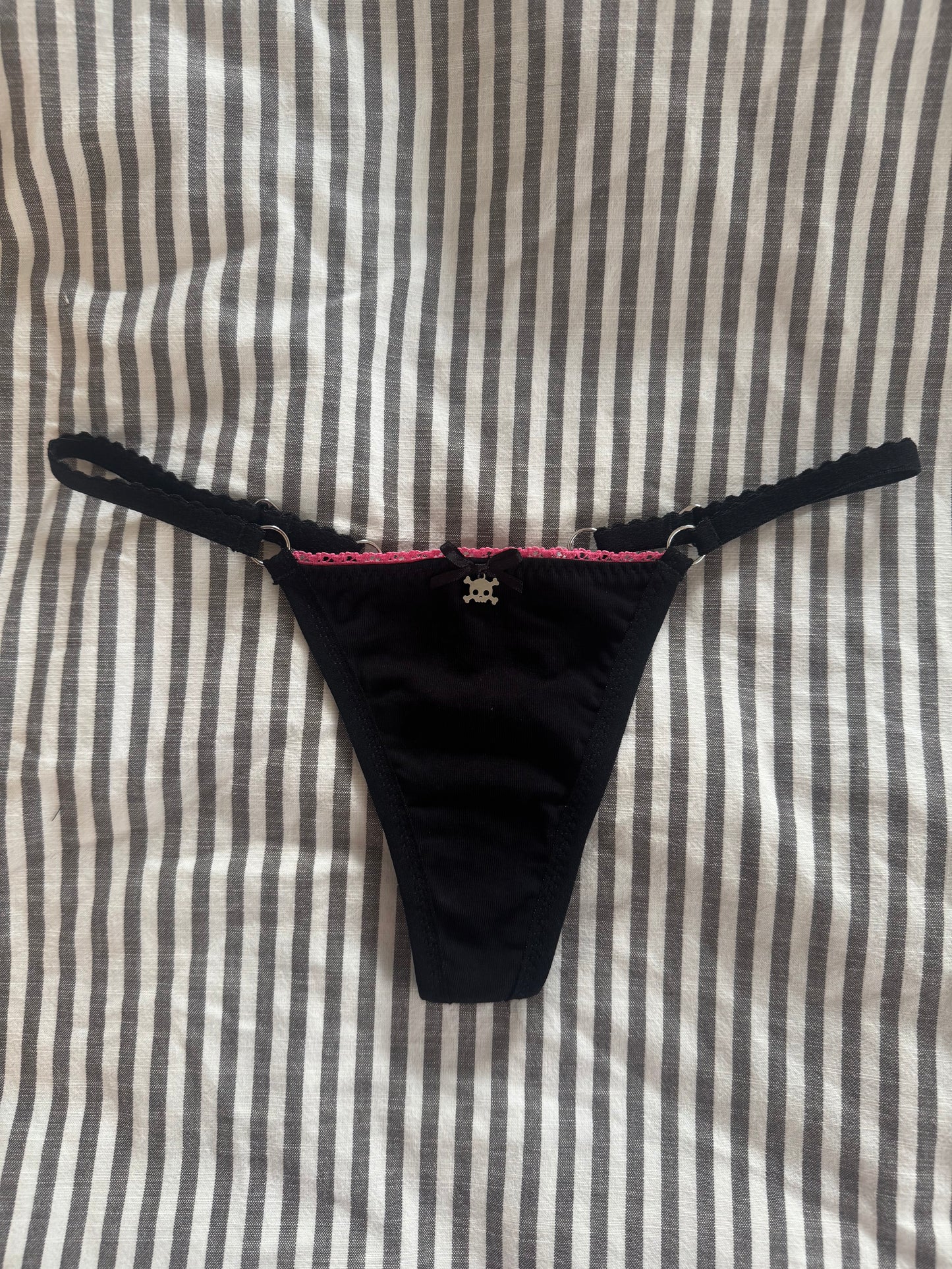 Gloom Thong
